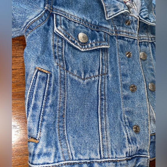 Old Navy 90s style denim Jacket - Picture 7 of 8